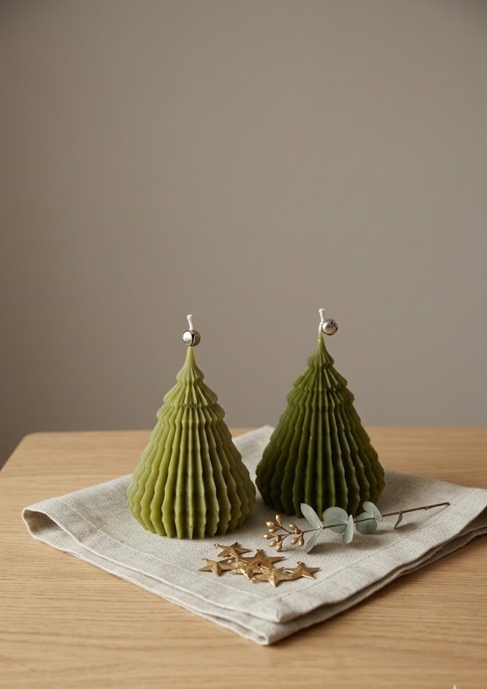 Натуральна свічка з бджолиного воску у формі ялинки Декоративна воскова свічка Ялинка ручної роботи з ароматом хвої