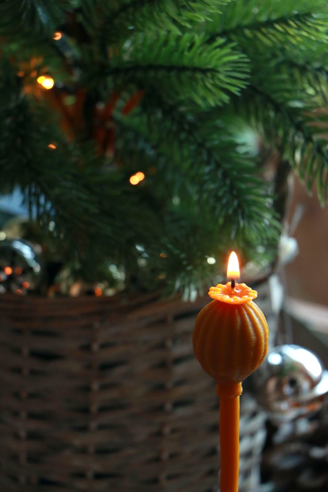 Свічка Маківка з довгим стеблом Свічка Маківка з довгим стеблом